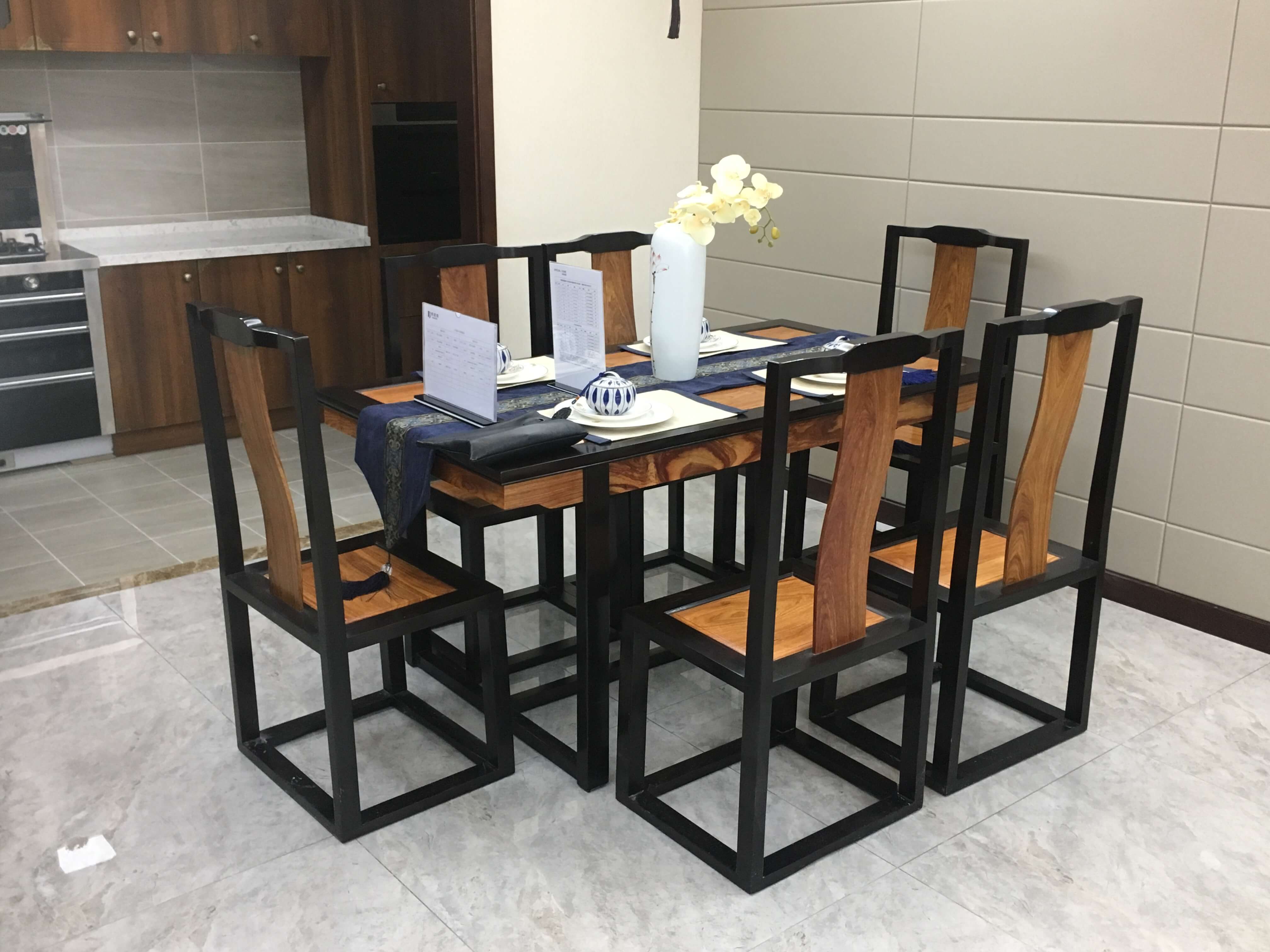 檀悦长餐桌